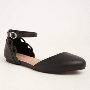 Torrid Size 10 black flats with ankle strap